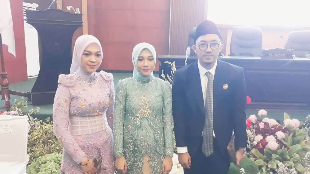 Kakak - Adik Dilantik Jadi Anggota DPRD Kabupaten Jombang