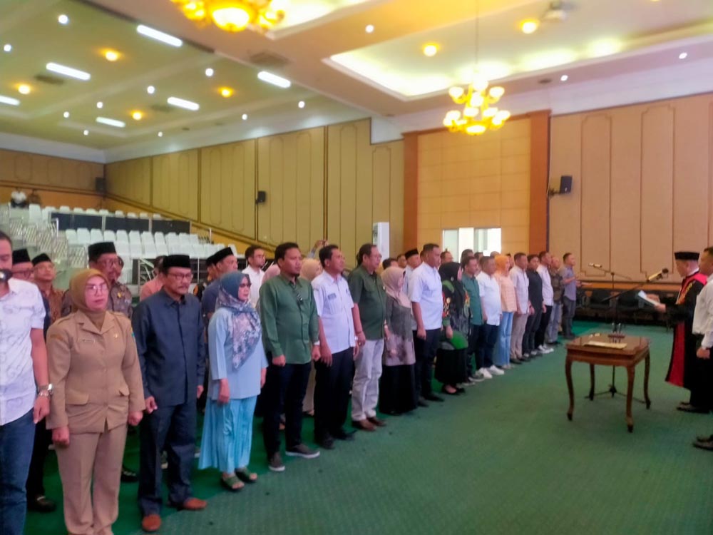 Gladi Bersih Anggota Dewan Terpilih Dilantik, Naik Becak Menuju DPRD Jombang