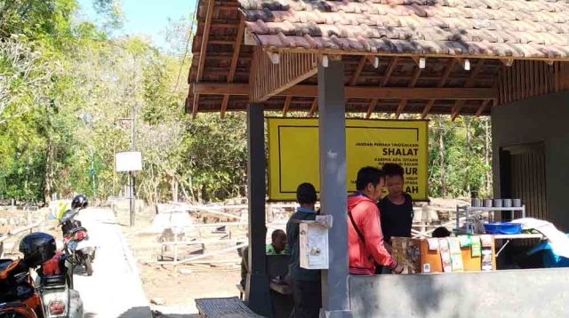 Warung Kopi di Ponorogo Ini Hampir Tidak Pernah Sepi Pengunjung Meski Lokasinya Menyeramkan, Kenapa?