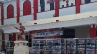 Kota Blitar semakin siap menjadi home base Arema FC dengan laga pertandingan-pertandingan seru Liga 1. Hari ini, Selasa (6/8/2024), Arema FC secara resmi melakukan unboxing LED perimeter di Stadion Supriyadi.