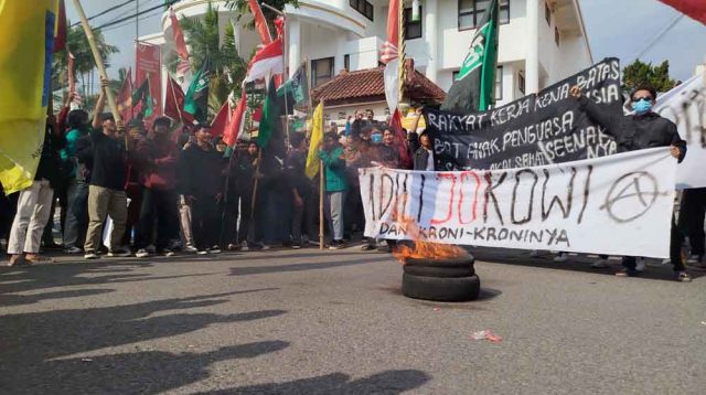 Ratusan Mahasiswa Geruduk DPRD Ponorogo, Minta Kawal Putusan MK, Berikut Sikap Dewan
