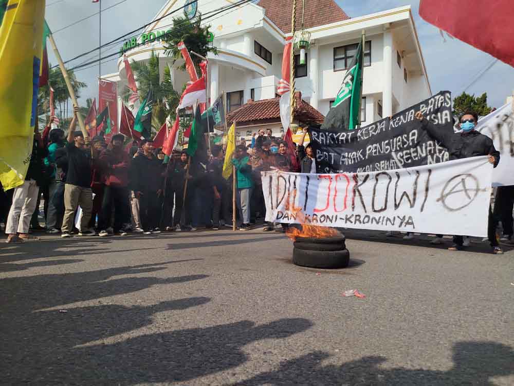 Ratusan Mahasiswa Geruduk DPRD Ponorogo, Minta Kawal Putusan MK, Berikut Sikap Dewan