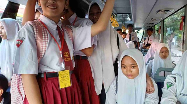 Masuk Tahun Ajaran Baru, Bus Sekolah Diserbu Pelajar