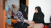Pj Walikota Zanariah Takziah ke Rumah Duka Lurah Setonogedong, Sampaikan Terima Kasih Atas Dedikasinya Selama Bertugas