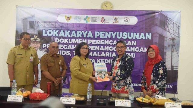 Pj Wali Kota Kediri Paparkan Penanganan AIDS, Tuberkolosis, dan Malaria