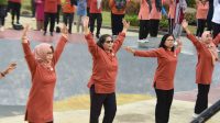 Senam Sehat Bersama Dharma Wanita Persatuan, Pj Wali Kota Kediri Apresiasi Perempuan Aktif Berkegiatan