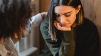 10 Jurus Jitu Mengatasi Trauma Emosional setelah Suami Tau Berselingkuh, Terima Perasaan Anda…