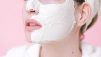 Masker Alami dari Semangka dan Yoghurt Bisa Menghidrasi Kulit Kering? Yuk Simak Cara Bikinnya Disini
