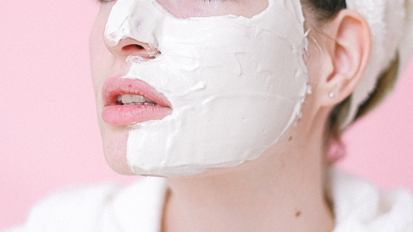Masker Alami dari Semangka dan Yoghurt Bisa Menghidrasi Kulit Kering? Yuk Simak Cara Bikinnya Disini