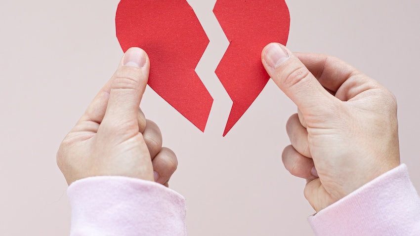 Anti Galau-galau Club! 8 Tips dan Trik Menghadapi Cinta Bertepuk Sebelah Tangan dengan Bijak