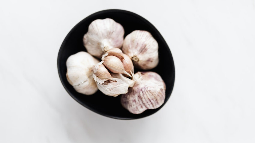 7 Manfaat Luar Biasa dari Bawang Putih untuk Kesehatan Tubuh, Benarkah Bisa Turunkan Kolesterol?