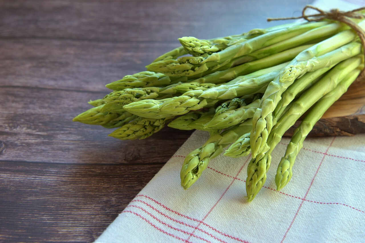 5 Khasiat Asparagus sebagai Detoksifikasi Tubuh yang Alami, Kandungan Antioksidannya Tinggi!