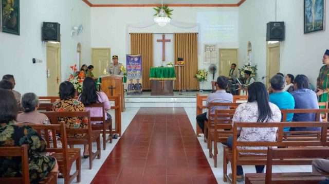 Polisi Gelar Minggu Kasih di GKJW Phatan Karangmojo