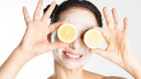 Masker Alami Putih Telur dan Lemon, Benarkah Bisa Mengencangkan Kulit Wajah?!