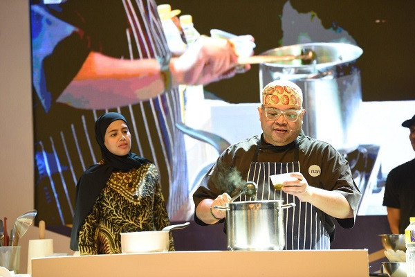 Demo Masak Street Food Festival Explorasa 2023 Kediri, Bunda Fey Masak Bareng Chef Ragil