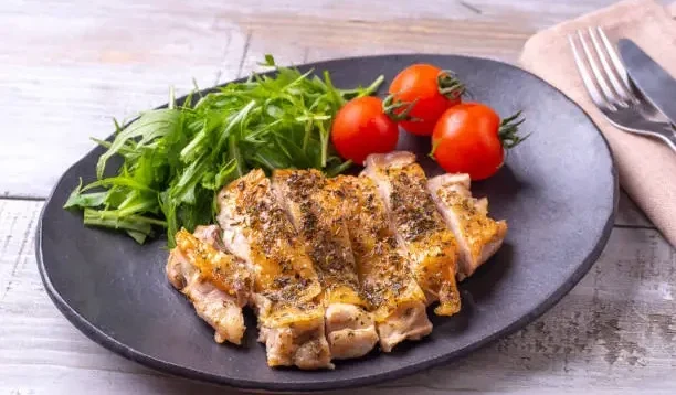 4 Rekomendasi Menu Makan Siang Kaya Protein untuk Membentuk Otot, Tertarik Coba?