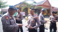 Cek Kelengkapan Identitas, Kapolres Blita Kota Periksa Dompet Anggota Cek Kelengkapan Identitas, Kapolres Blita Kota Periksa Dompet Anggota