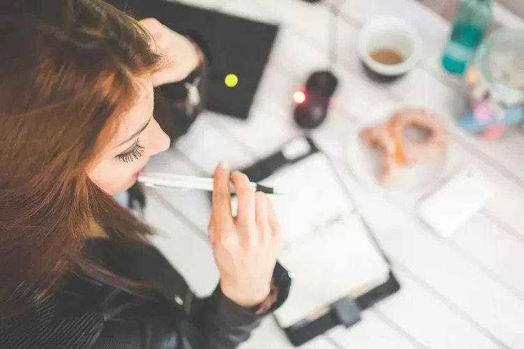 10 Strategi untuk Mengatasi Tantangan dalam Dunia Bisnis, Jangan Takut Mengambil Risiko!