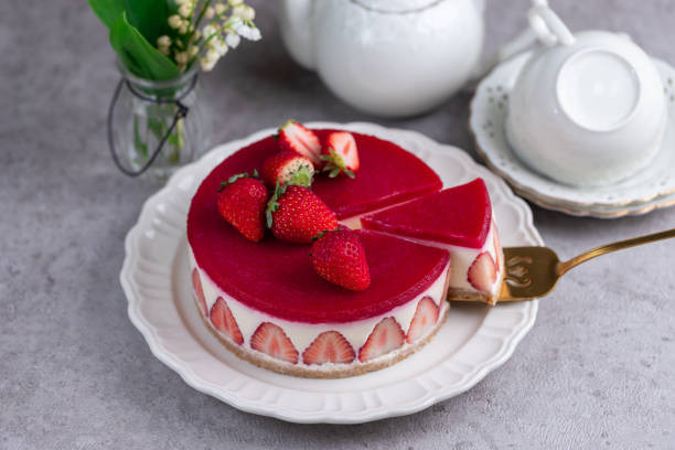 Hanya 9 Langkah! Ini Resep Puding Strawberry yang Nikmat dan Wajib Kalian Recook di Rumah