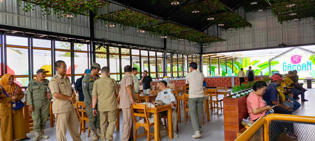 Lagi, Satpol PP Kota Kediri Menutup Gerai Mie Gacoan