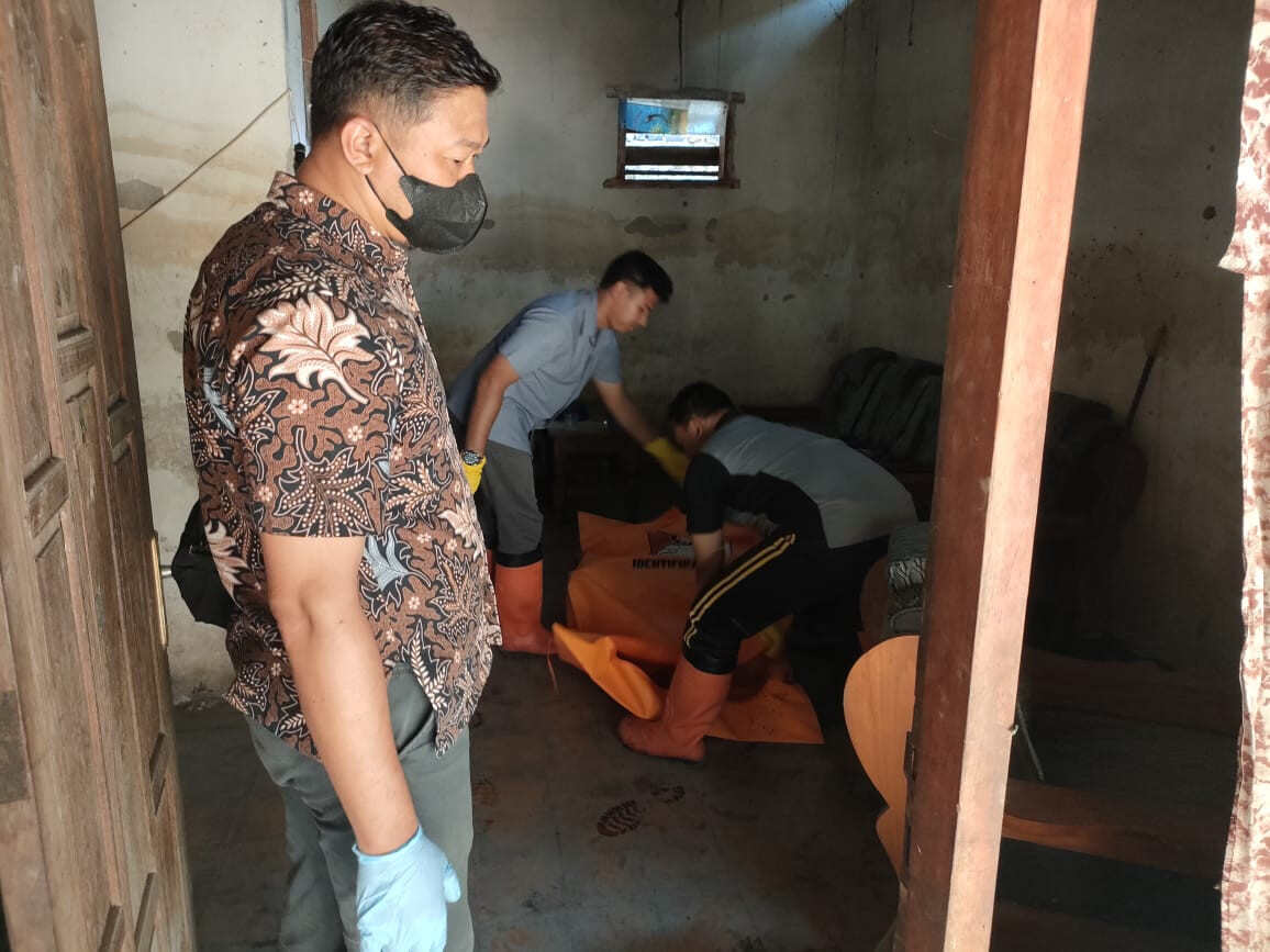 Posisi Duduk di Kursi, Tukang Pijat di Kediri Ditemukan Tak Bernyawa