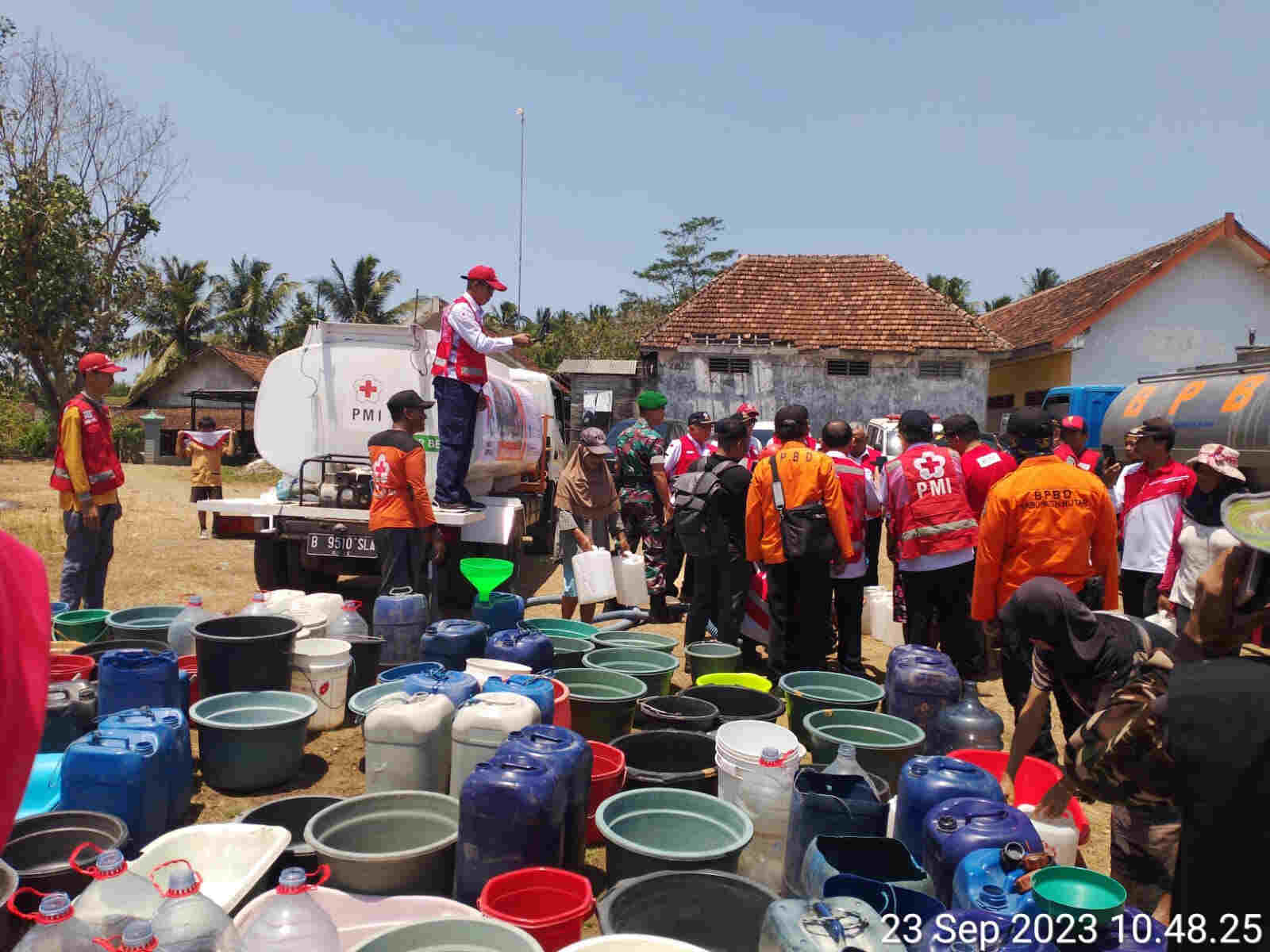 Cuaca Ekstrem Picu Kekeringan, Desa Kekurangan Air Bersih di Kabupaten Blitar Bertambah, ini datanya