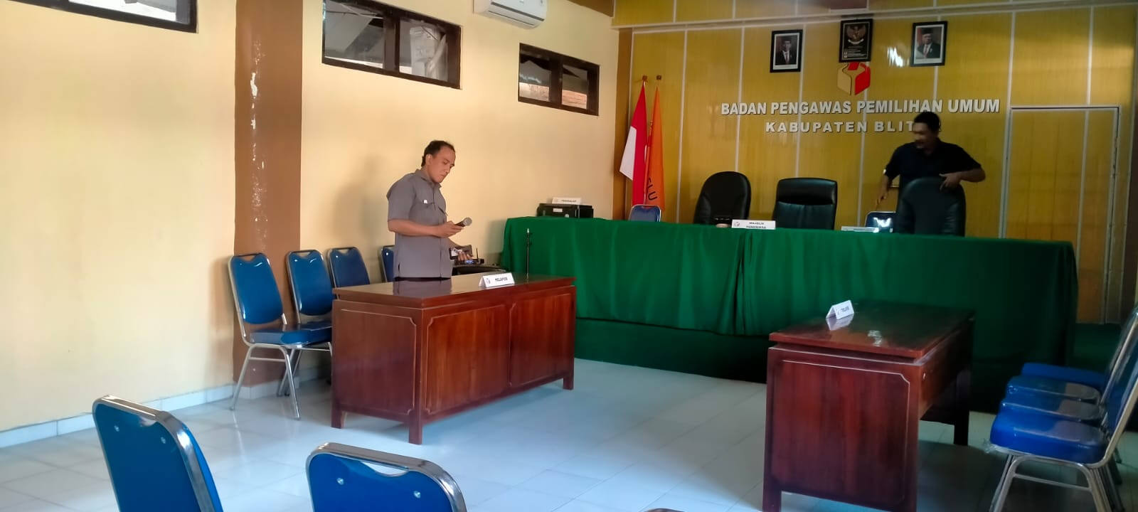 Diduga Langgar Administrasi, KPU Dilaporkan ke Bawaslu Kabupaten Blitar