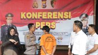 Salah Tusuk, Laki-laki Diduga Gangguan Jiwa Ditangkap Saat Ngamen di Nganjuk