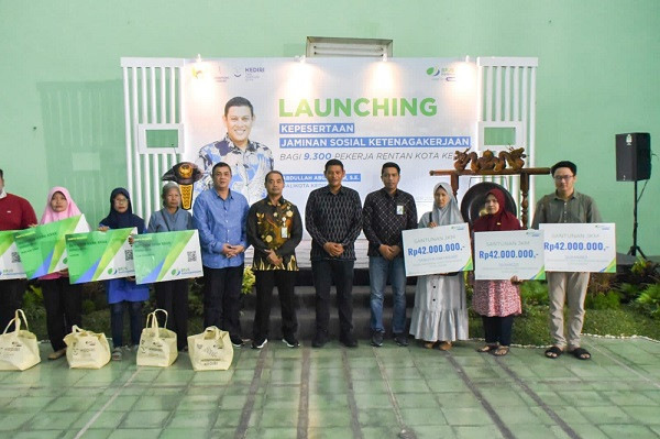Wali Kota Kediri dan BPJS Jatim Launching Kepesertaan Jaminan Sosial Ketenagakerjaan, Proteksi untuk Pekerja Rentan