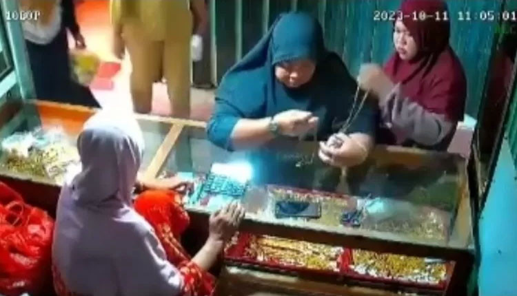 Dua Wanita di Lamongan Bobol Toko Emas, Aksinya Yang “Berani” Viral di Medsos