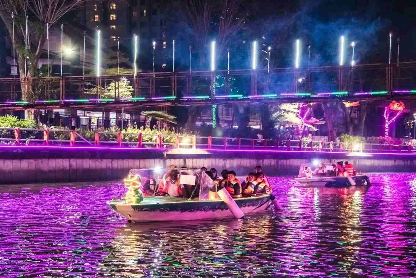 Murah Meriah! Menikmati City Light Surabaya, Wisata Perahu Kalimas Jadi Spot Favorit Banyak Wisatawan