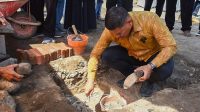 Pembangunan Pengembangan Kios Buah dan Sayur Pasar Grosir, Wali Kota Kediri Letakkan Batu Pertama