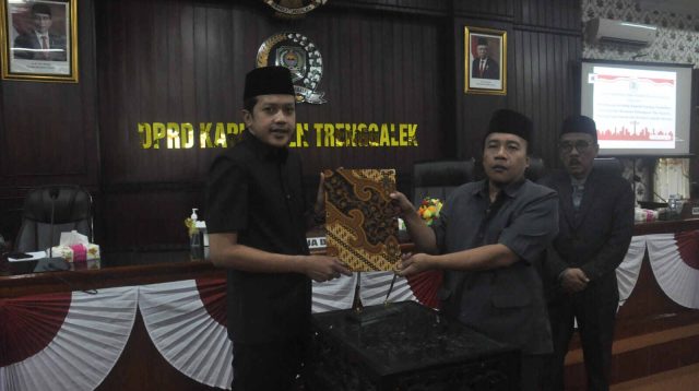 Bentengi Generasi Penerus dari Paham Radikalisme, Eksekutif – Legislatif Kabupaten Trenggalek Sahkan Raperda Ini