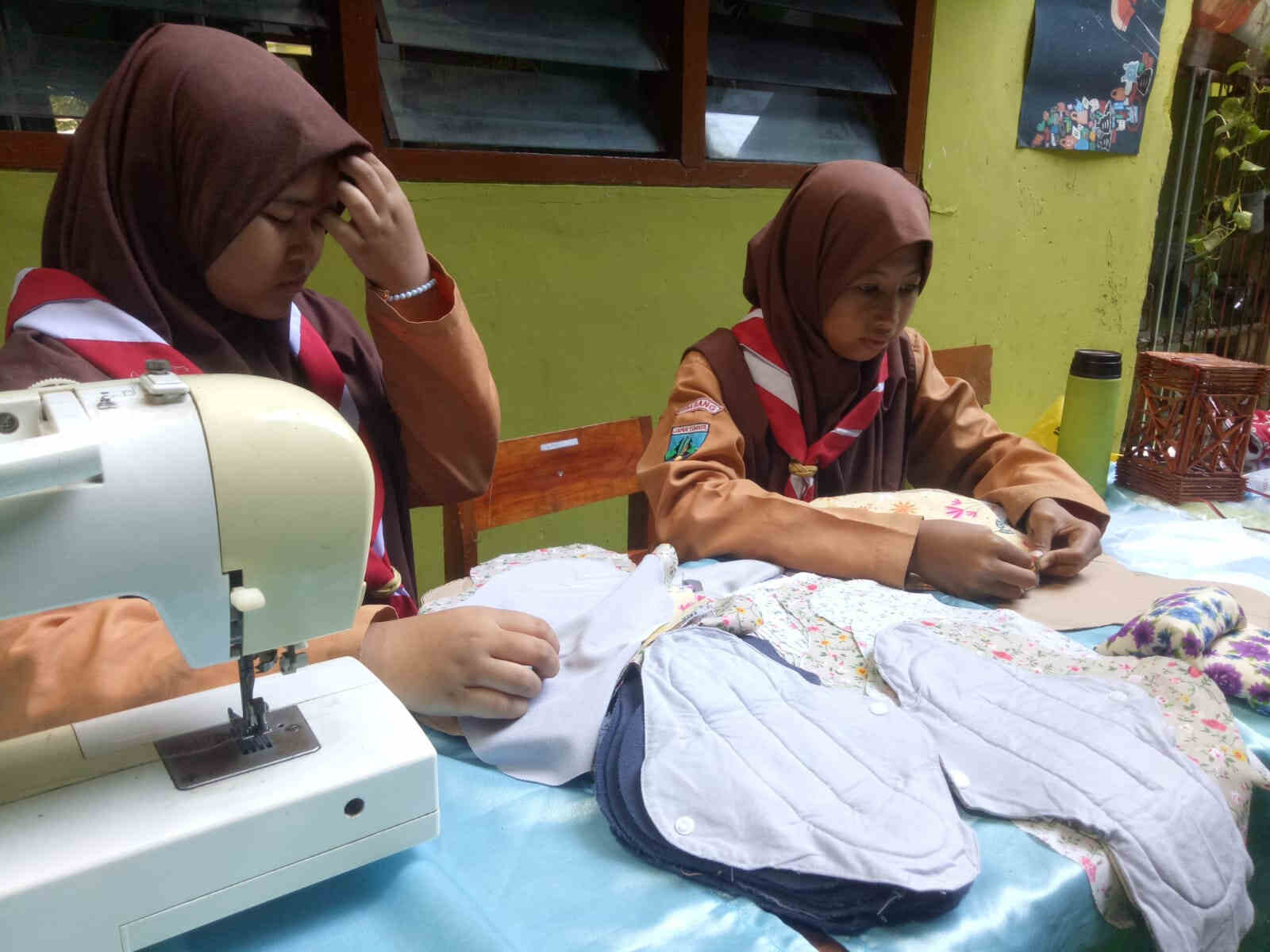 Kurangi Masalah Sampah, Santri di Jombang Membuat Menstrual Pad Ramah Lingkungan