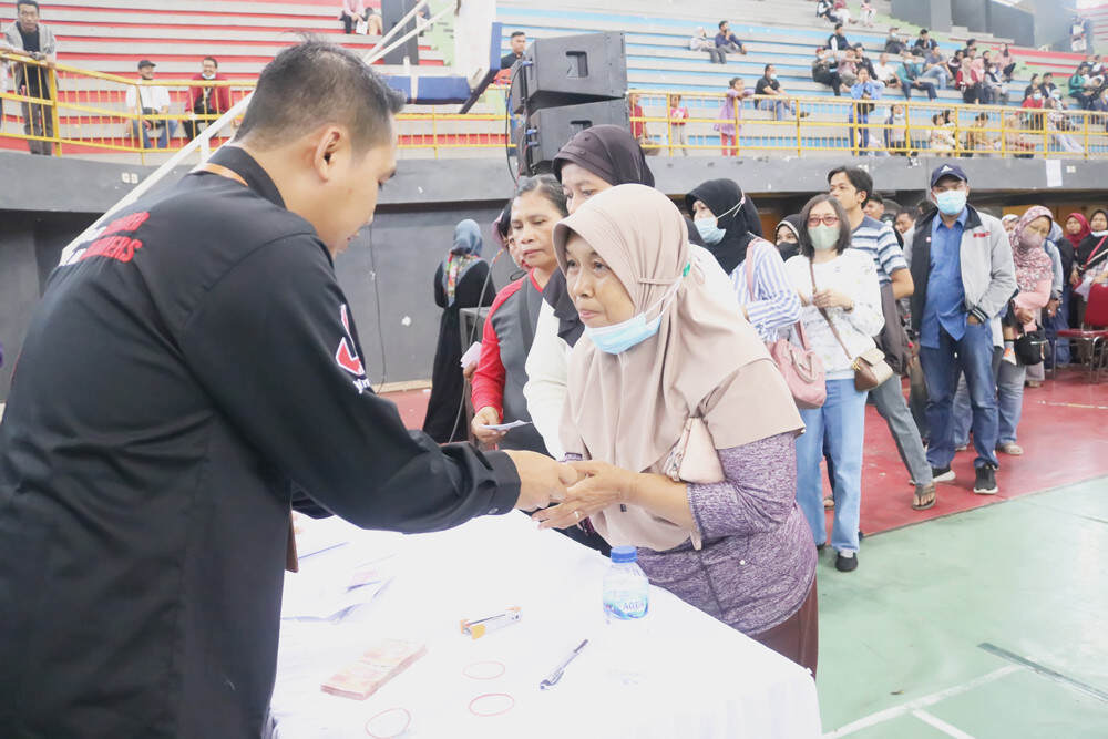 BLT DBHCHT Kota Kediri Disalurkan pada 4.561 Buruh Rokok dan Petani Tembakau