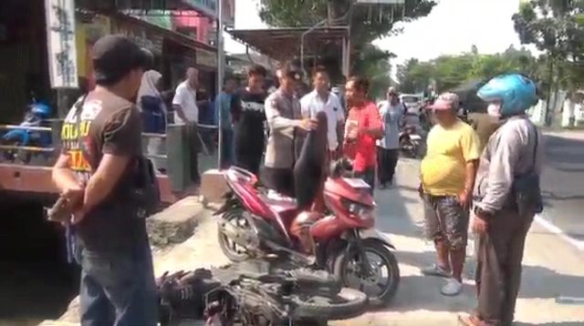 Kecelakaan Jalan Raya Desa Cukir, Pemotor Lansia Tewas Terlindas Truk Trailer