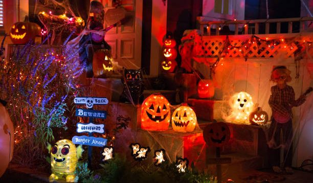 Bikin Merinding! 10 Inspirasi Dekorasi Rumah Tampak Seram saat Perayaan Halloween