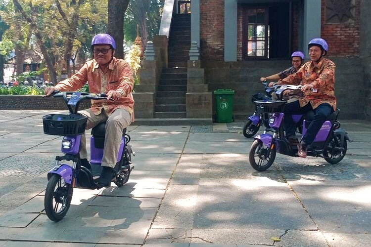 Polres Malang Kota Sosialisasikan Larangan Sepeda Listrik Digunakan di Jalan Raya