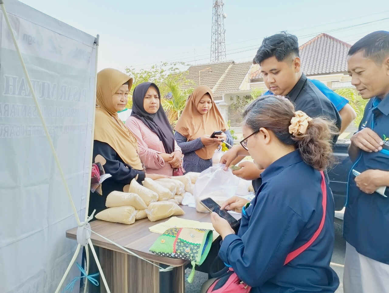 DKPP Kota Kediri Gelar Program Gerakan Pangan Murah, Warga Rela Antre Sejak Pukul 07.00 Wib