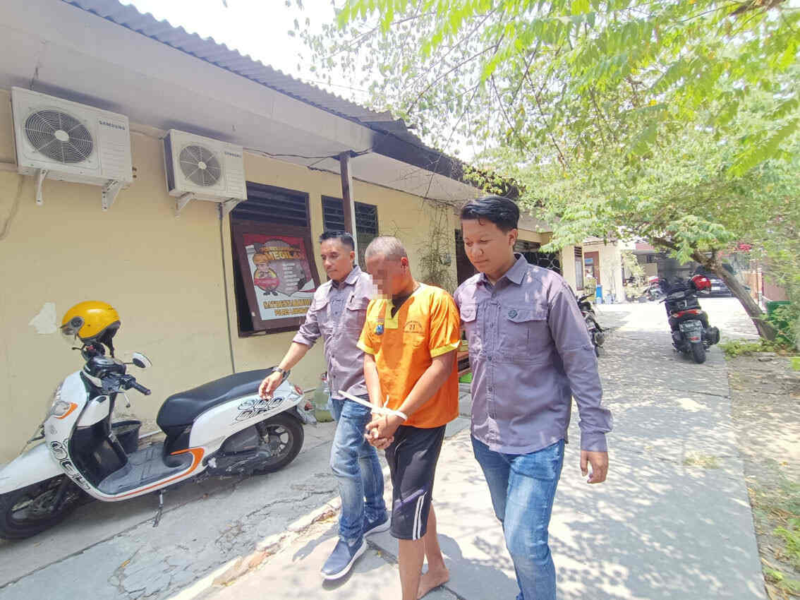 Title: Transaksi Pil Dobel L di Lamongan, Diringkus di Pasar Burung