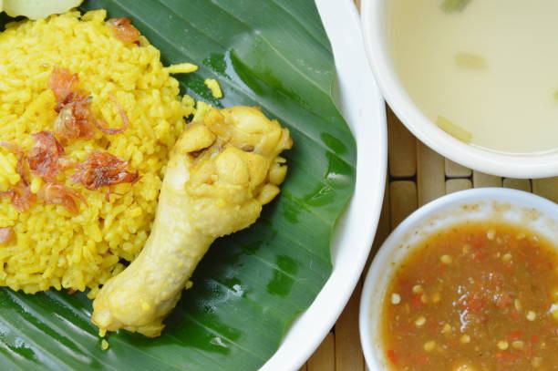Resep Nasi Kuning dengan Pewarna Alami dari Kunyit, Lebih Sehat dan Lezat!