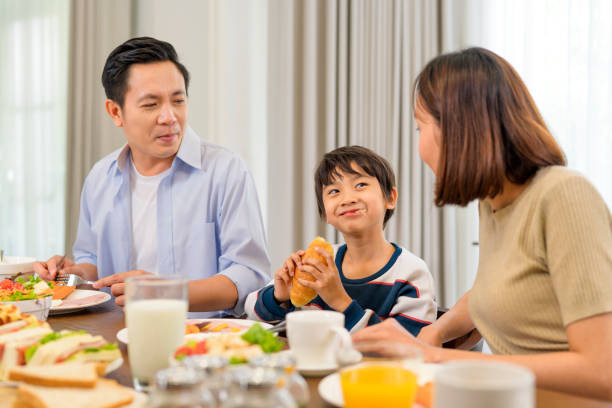 7 Alasan Pentingnya Sarapan Bagi Anak-anak Sebelum Berangkat Sekolah, Ayah Bunda Wajib Tau Nih!