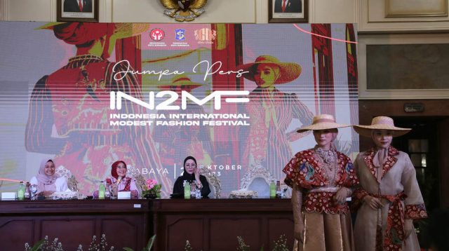 Kota Surabaya Tampil Dengan “Remo Suroboyoan” di Indonesia International Modest Fashion Festival Jakarta