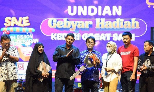 Wali Kota Kediri Undi Gebyar Hadiah Kediri Great Sale 2023