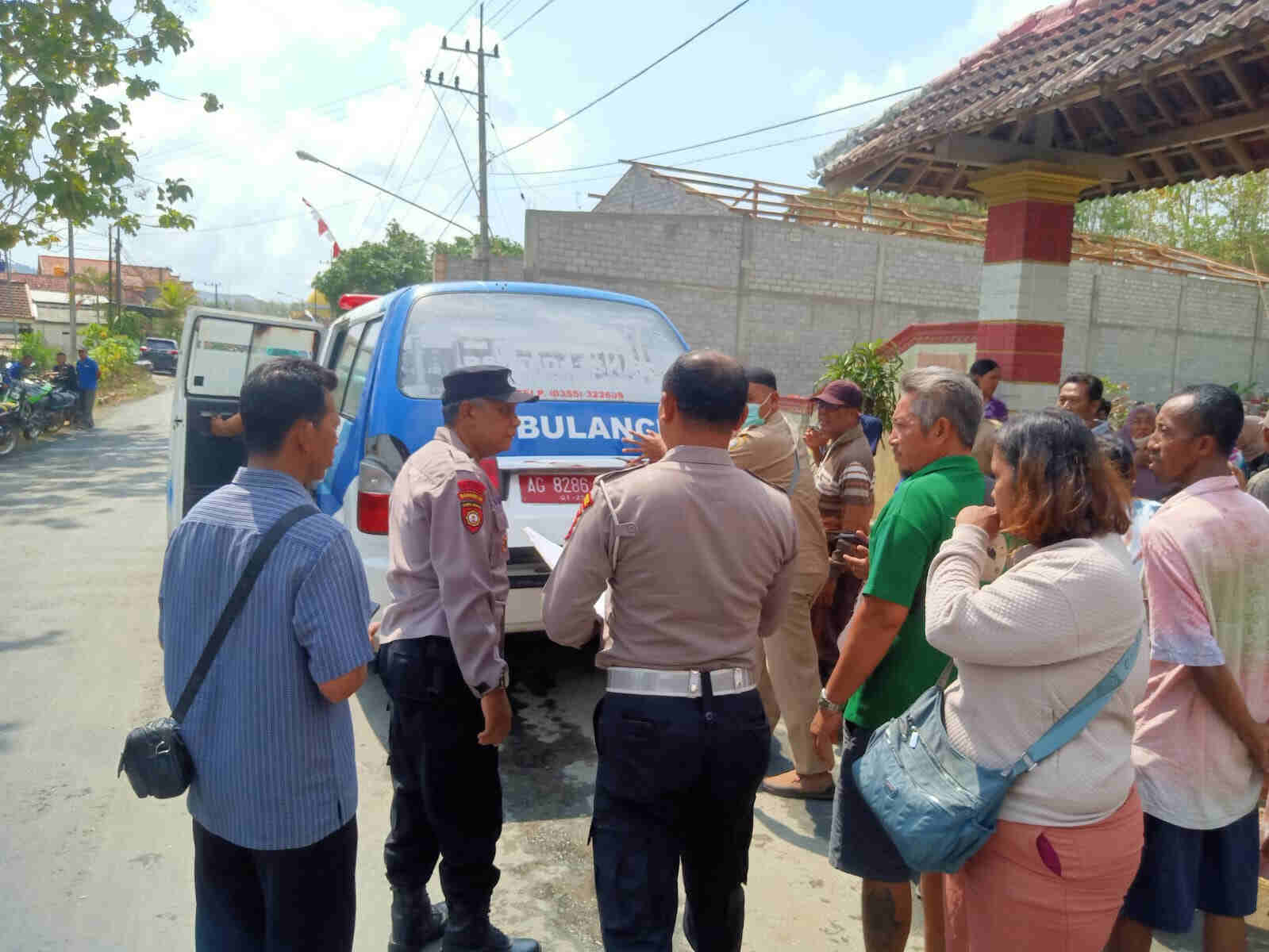 Hindari Genangan Air, Dua Kendaraan Adu Banteng di Jalan Umum Desa Besole, Satu Orang Tewas di Lokasi