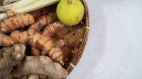 Cari Perbedaan antara Kunyit dan Temulawak Yuk! Dua Rempah yang Serupa tapi Tak Sama Cari Perbedaan antara Kunyit dan Temulawak Yuk! Dua Rempah yang Serupa tapi Tak Sama