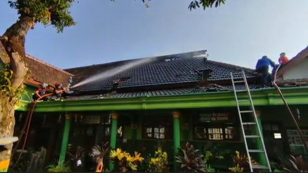 Wali Kota Kediri Bersama Ketua KPU dan Ketua Bawaslu Tanda Tangani NPHD
