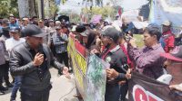 Title: Ribuan Petani SPJSM Blitar Demo Perhutani, Tuntut Tindak Mafia Lahan