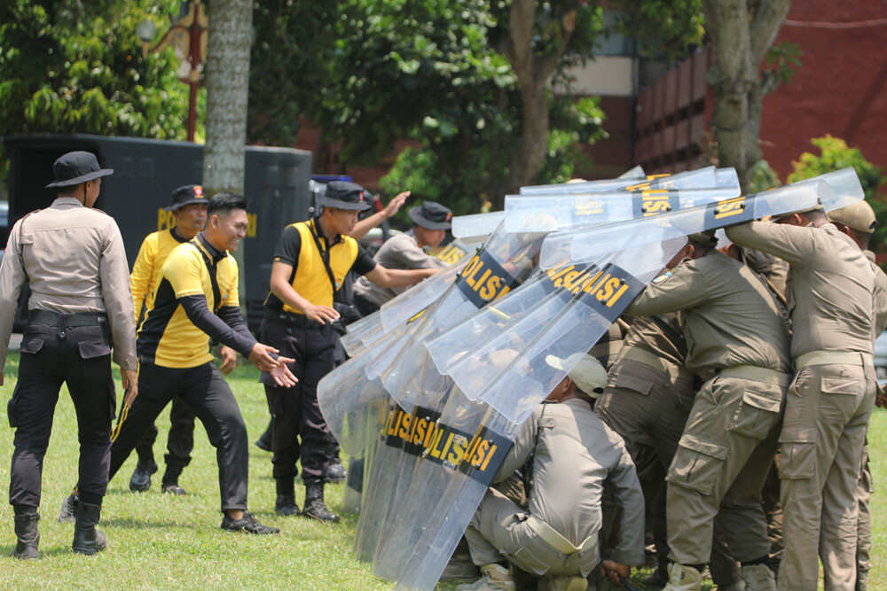 Kendalikan Hura-Hara, Satpol PP Kabupaten Kediri Dilatih Dalmas