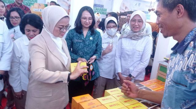 Tinggalkan Jabatan Penting, Riddo Warga Desa Kacangan Kediri Kembangkan Produk Jamu